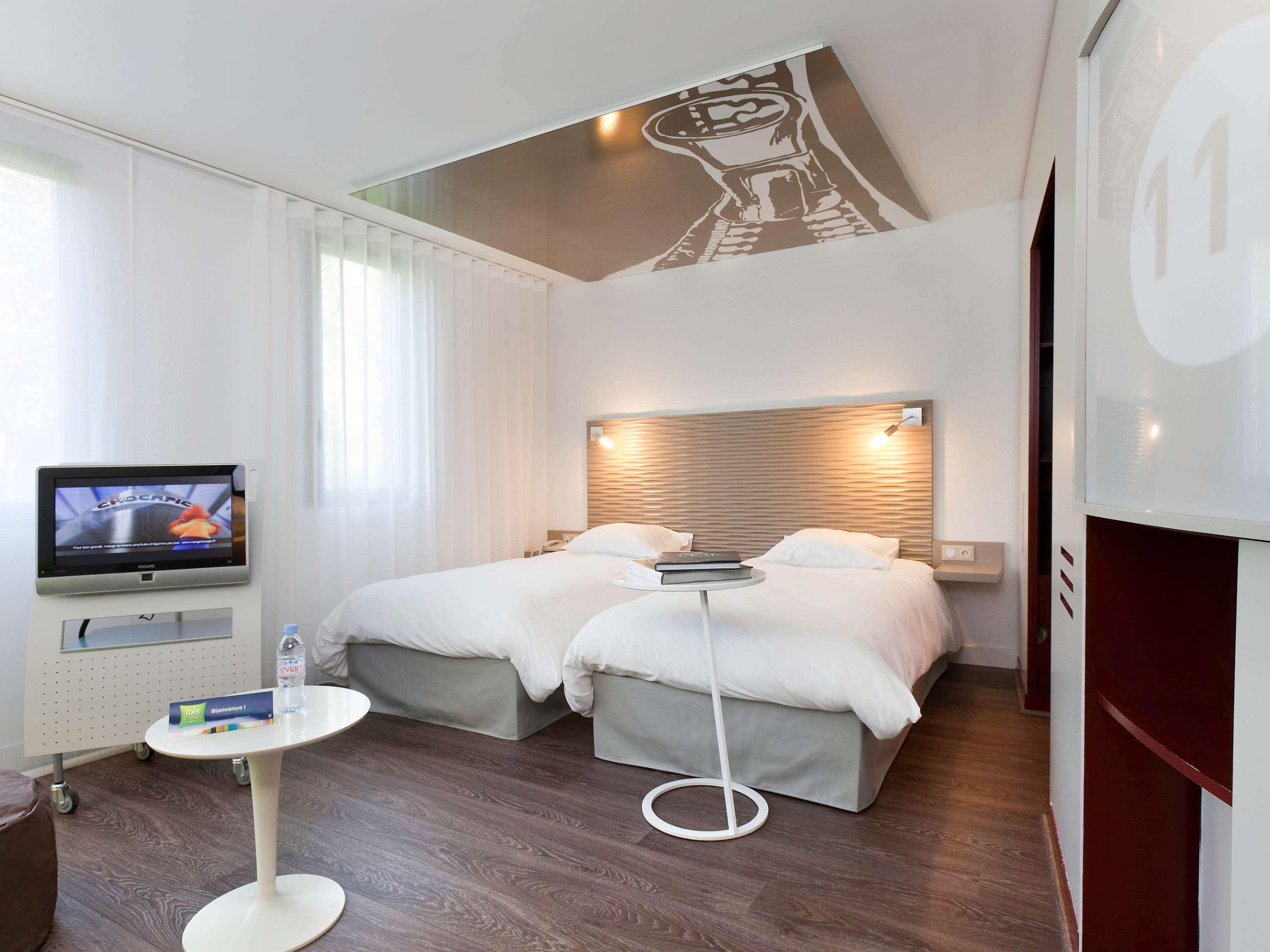 Отель Ibis Styles Lille Aeroport Экстерьер фото