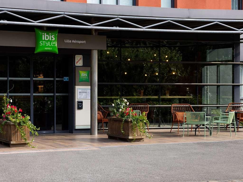 Отель Ibis Styles Lille Aeroport Экстерьер фото