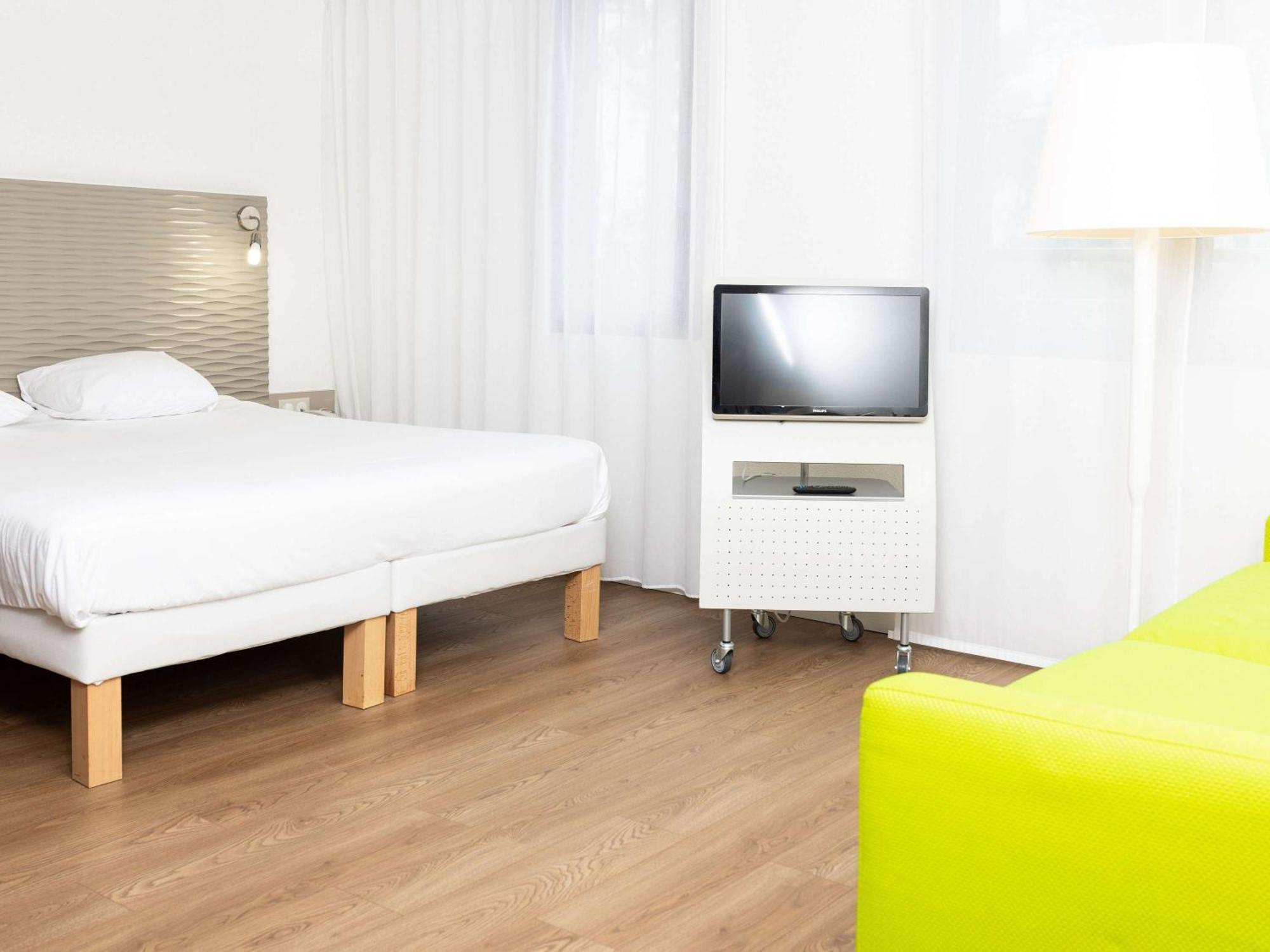 Отель Ibis Styles Lille Aeroport Экстерьер фото