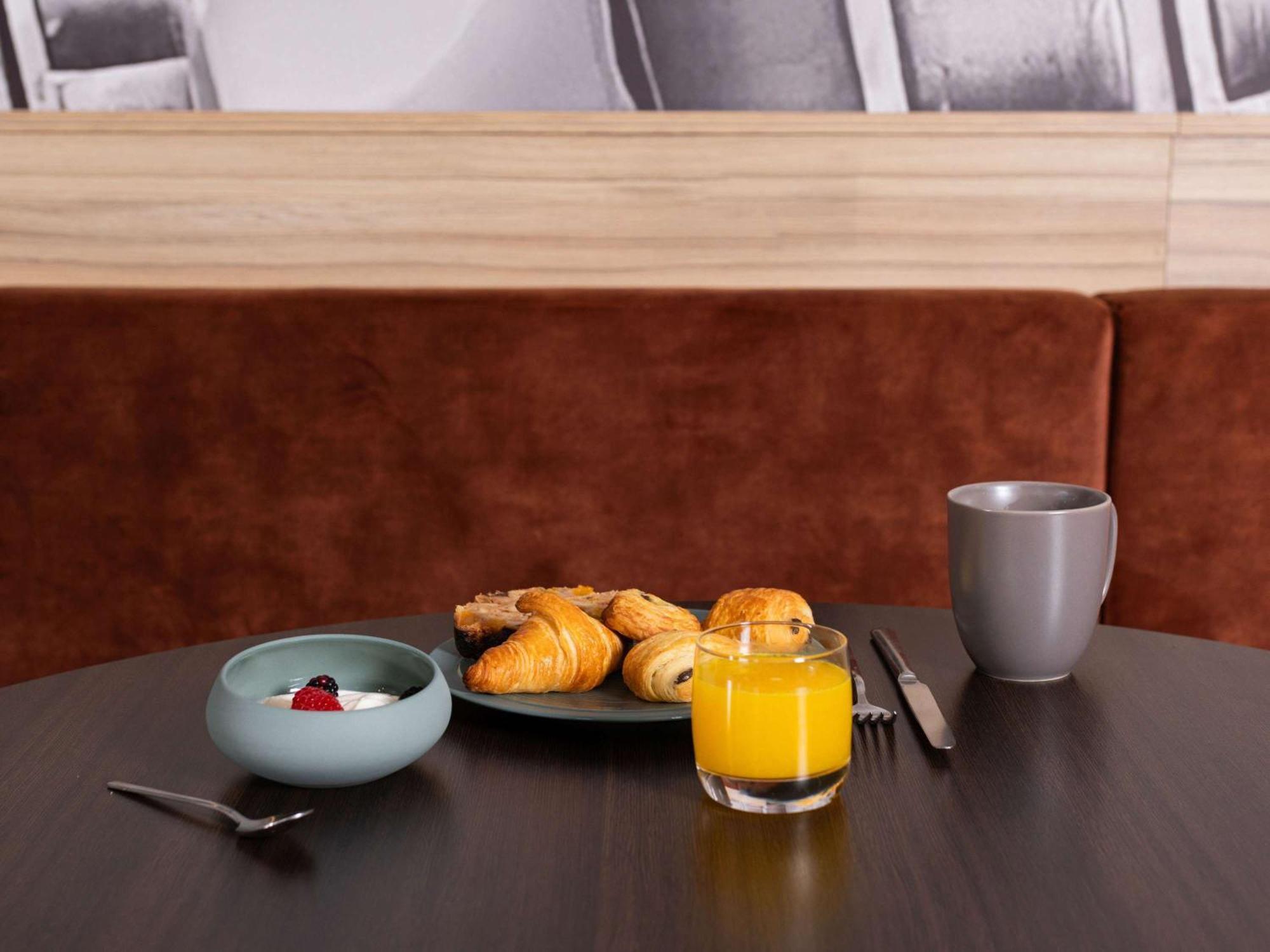 Отель Ibis Styles Lille Aeroport Экстерьер фото