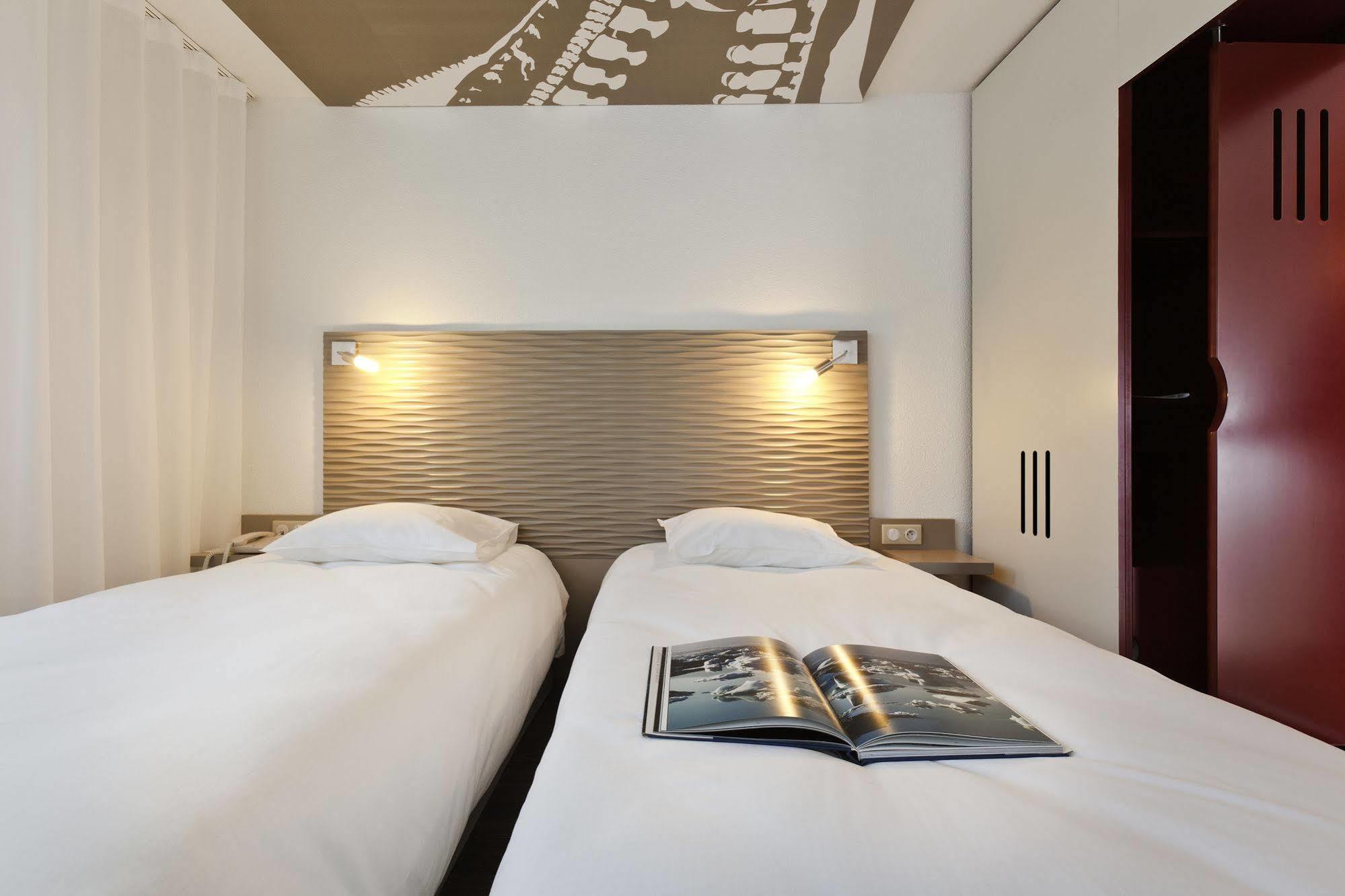 Отель Ibis Styles Lille Aeroport Экстерьер фото