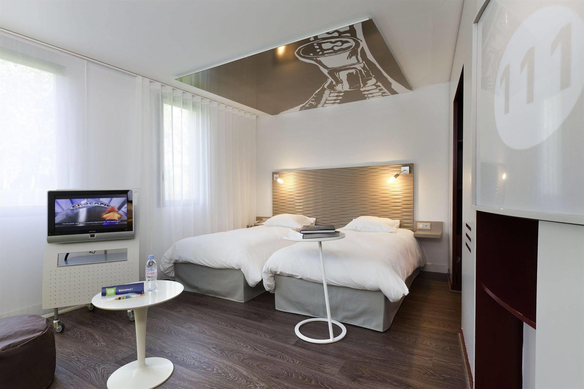 Отель Ibis Styles Lille Aeroport Экстерьер фото